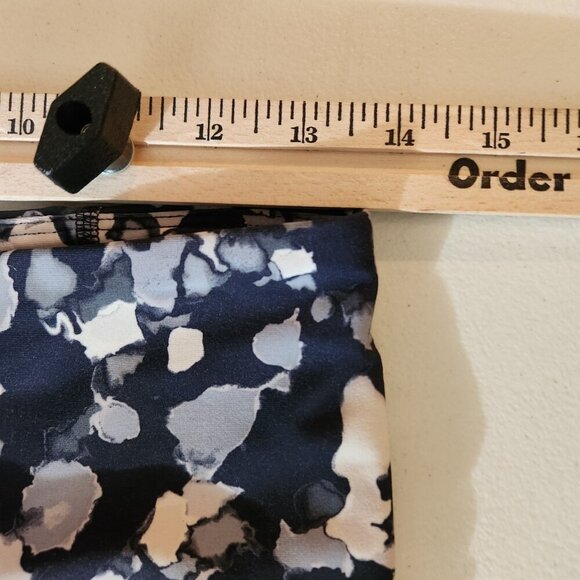 Old Navy Active Elevate Legging Womens Large Blue White Ink Spot Go Dry Pockets - Picture 4 of 16